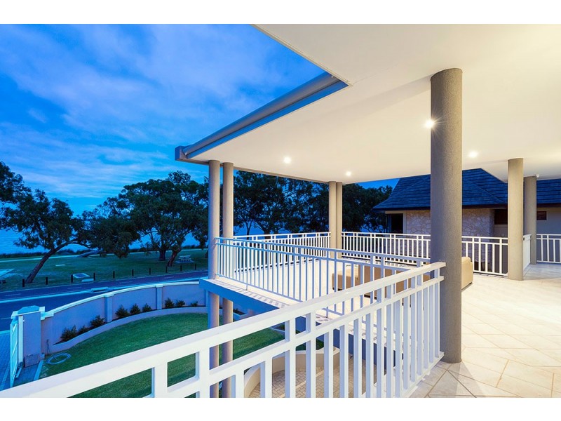 97 Melville Beach Road, Applecross WA 6153