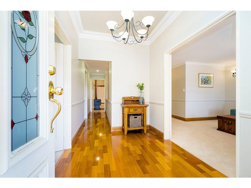 10 St Pierre Circuit, Currambine WA 6028