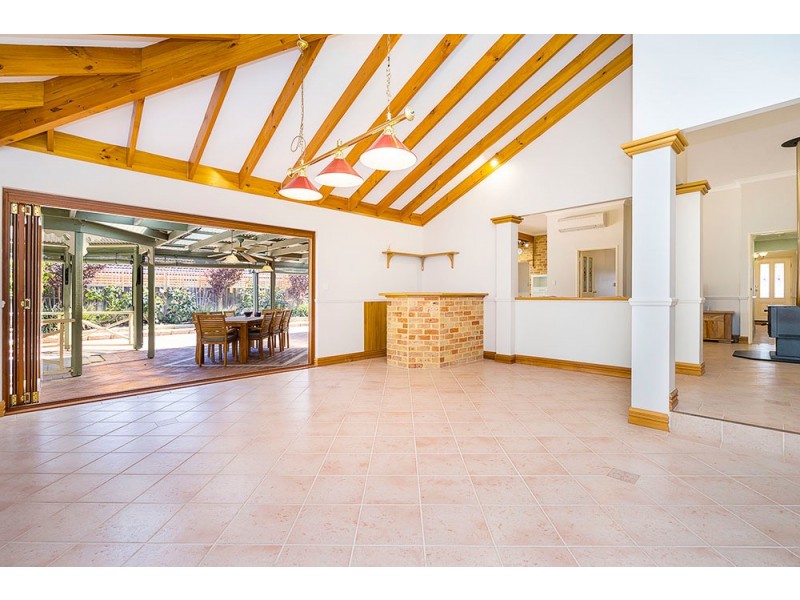 10 St Pierre Circuit, Currambine WA 6028