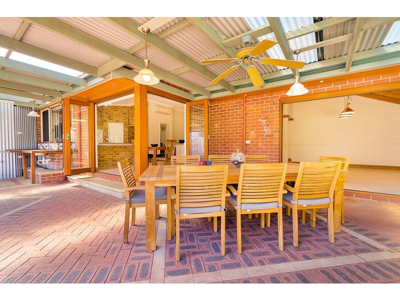 10 St Pierre Circuit, Currambine WA 6028