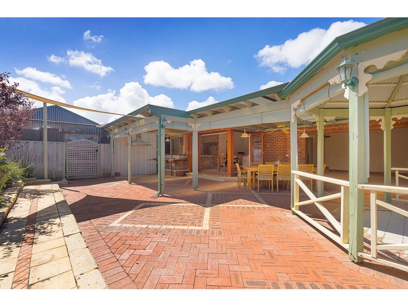 10 St Pierre Circuit, Currambine WA 6028