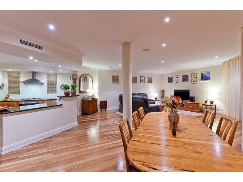 2 Palmer Street, Attadale WA 6156