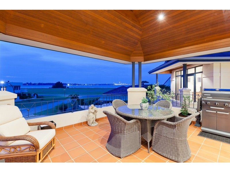 2 Palmer Street, Attadale WA 6156