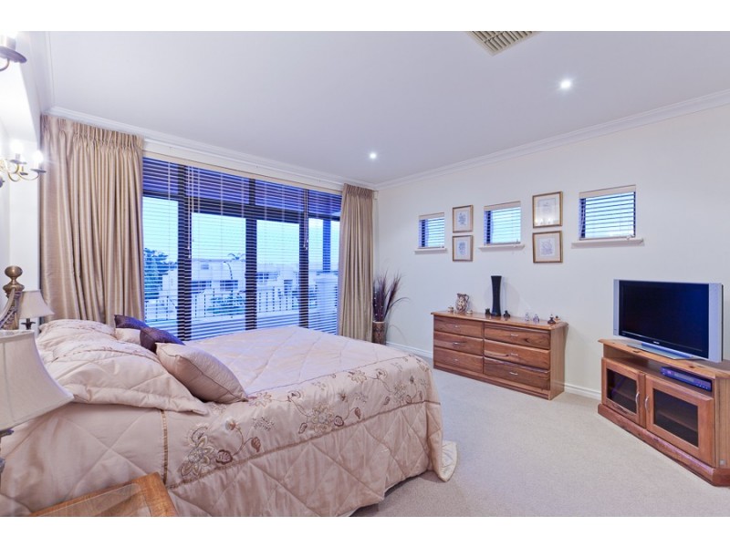 2 Palmer Street, Attadale WA 6156