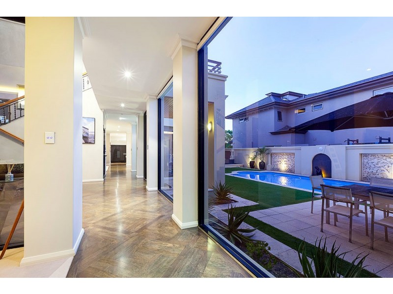 38 Hobbs Avenue, Dalkeith WA 6009