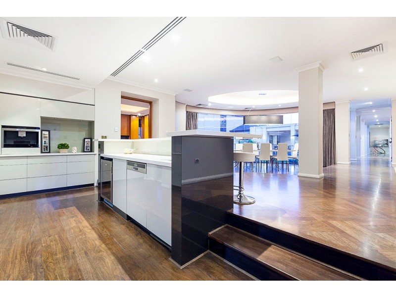 38 Hobbs Avenue, Dalkeith WA 6009