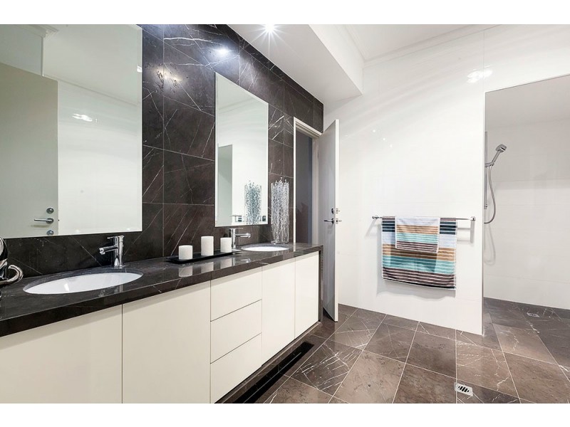 38 Hobbs Avenue, Dalkeith WA 6009