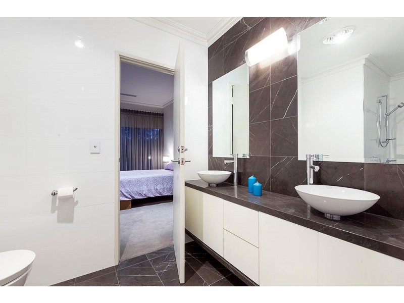 38 Hobbs Avenue, Dalkeith WA 6009