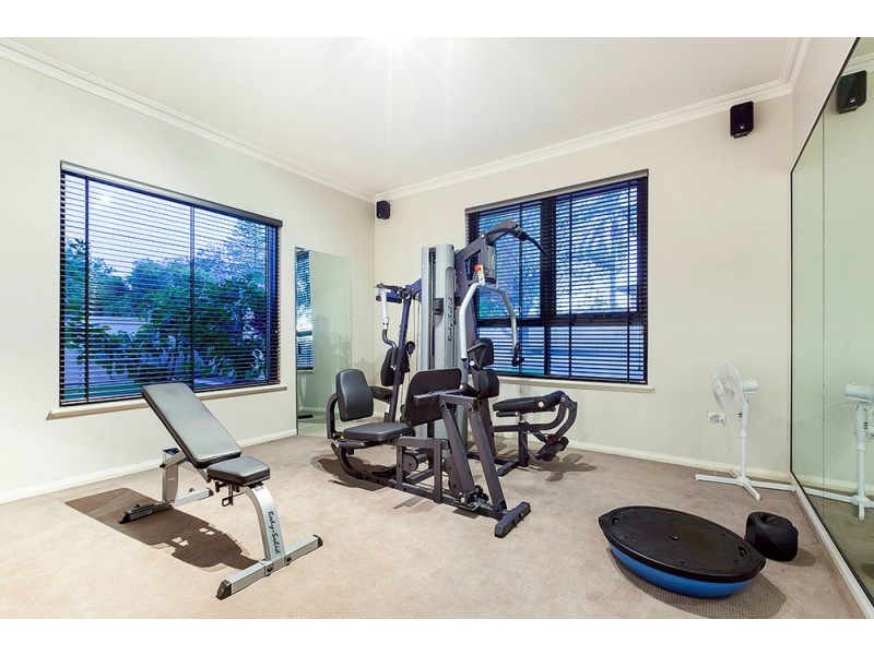 38 Hobbs Avenue, Dalkeith WA 6009