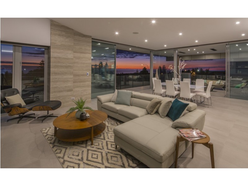 8 Taworri Way, City Beach WA 6015