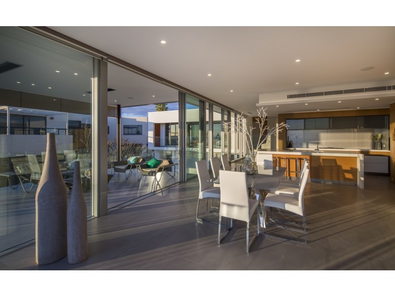 8 Taworri Way, City Beach WA 6015