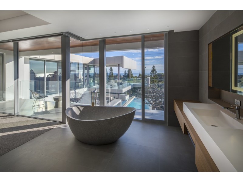 8 Taworri Way, City Beach WA 6015