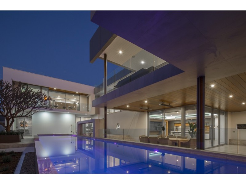 8 Taworri Way, City Beach WA 6015