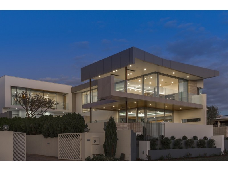 8 Taworri Way, City Beach WA 6015