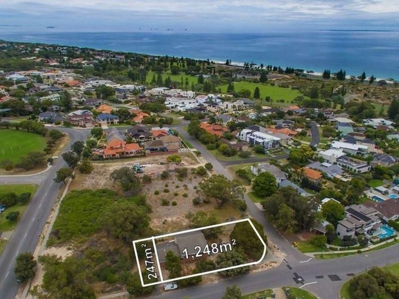 35 Boronia Crescent, City Beach WA 6015