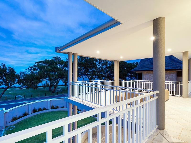 97 Melville Beach Road, Applecross WA 6153