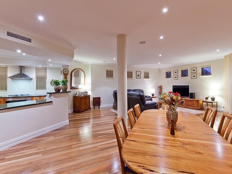 2 Palmer Street, Attadale WA 6156