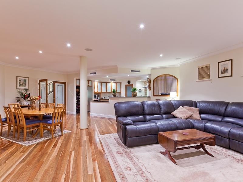 2 Palmer Street, Attadale WA 6156