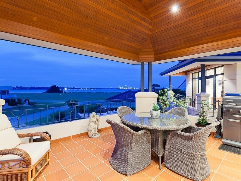 2 Palmer Street, Attadale WA 6156