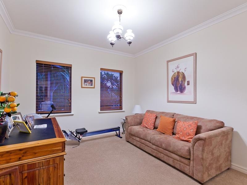 2 Palmer Street, Attadale WA 6156