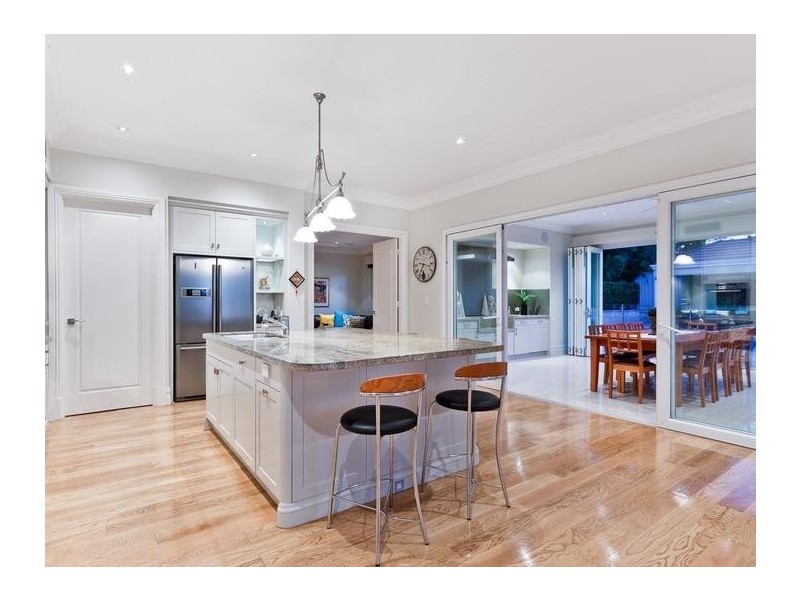 72 Waratah Avenue, Dalkeith WA 6009