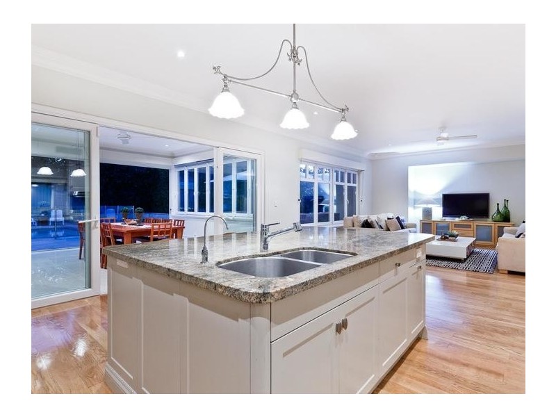 72 Waratah Avenue, Dalkeith WA 6009