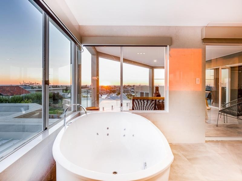 1A Woodhouse Road, East Fremantle WA 6158