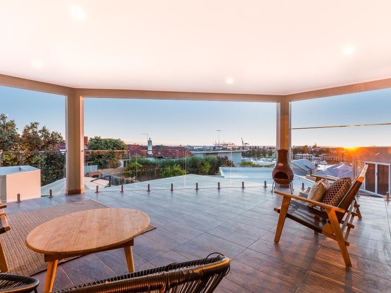 1A Woodhouse Road, East Fremantle WA 6158