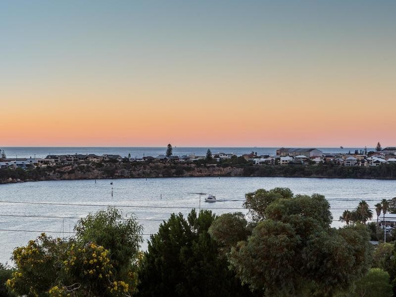 1A Woodhouse Road, East Fremantle WA 6158
