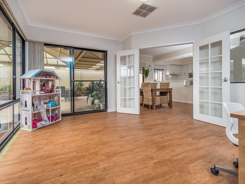 3 Jalna Way, Carramar WA 6031