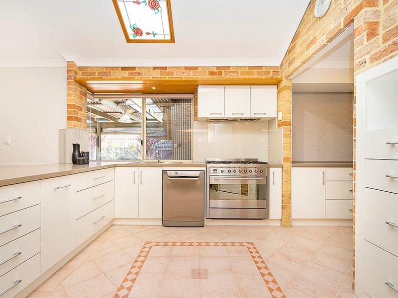 10 St Pierre Circuit, Currambine WA 6028