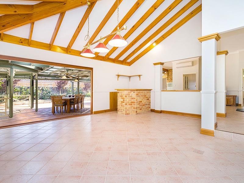 10 St Pierre Circuit, Currambine WA 6028