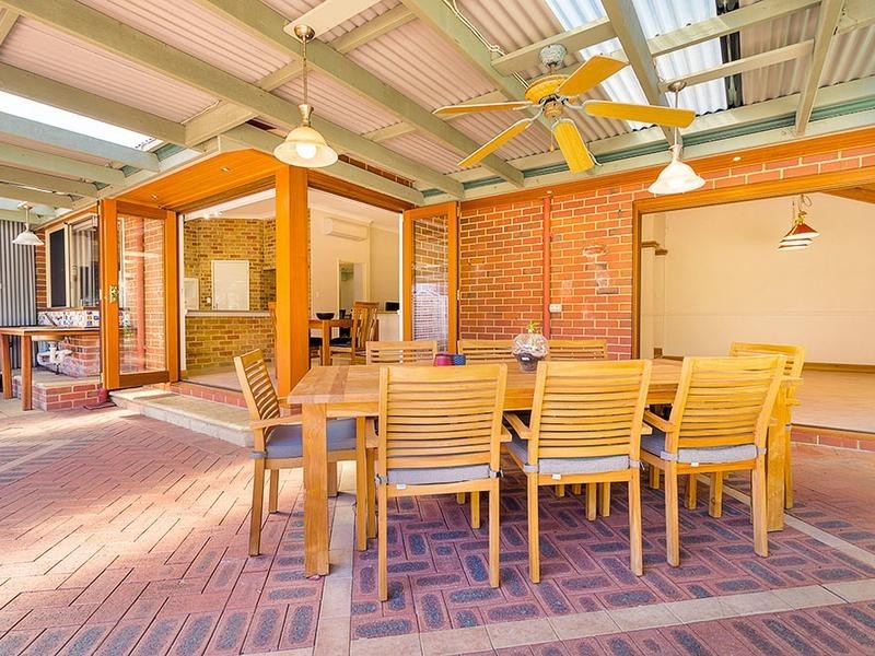 10 St Pierre Circuit, Currambine WA 6028
