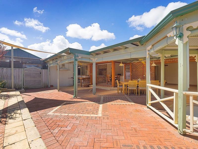 10 St Pierre Circuit, Currambine WA 6028