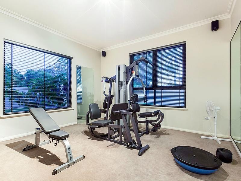 38 Hobbs Avenue, Dalkeith WA 6009