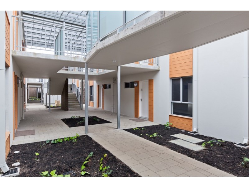 33/16 Grey Street, Cannington WA 6107