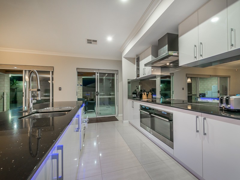 2 Anneen Link, Landsdale WA 6065