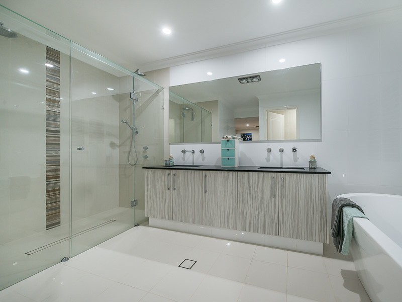 2 Anneen Link, Landsdale WA 6065