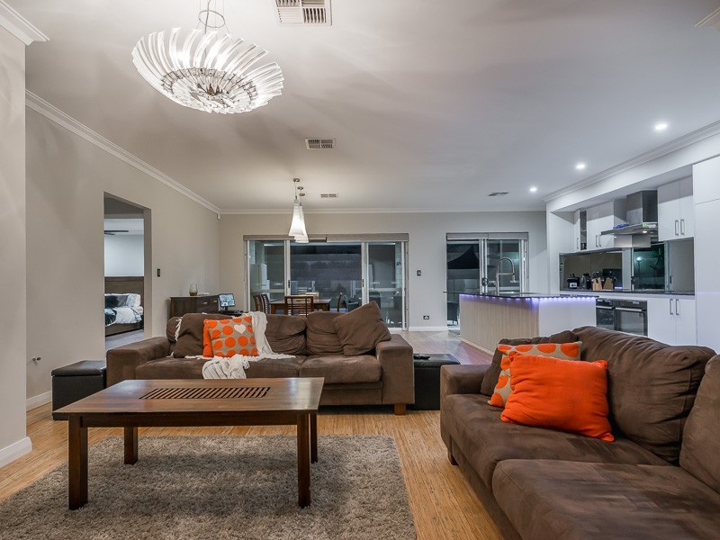 2 Anneen Link, Landsdale WA 6065