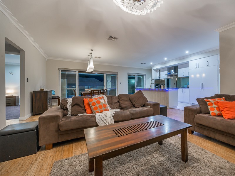 2 Anneen Link, Landsdale WA 6065