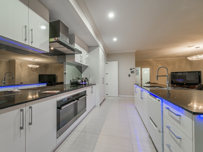 2 Anneen Link, Landsdale WA 6065