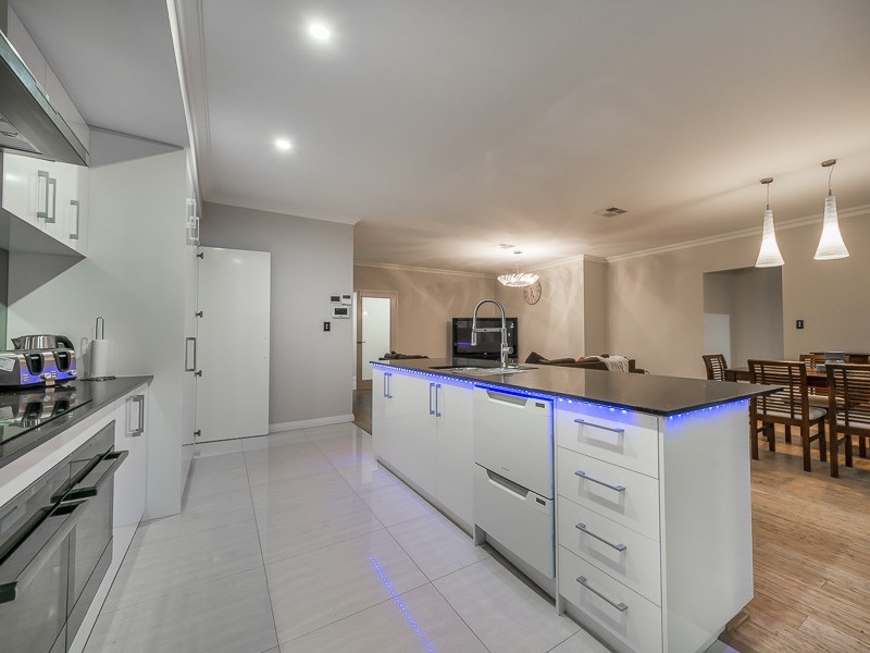 2 Anneen Link, Landsdale WA 6065