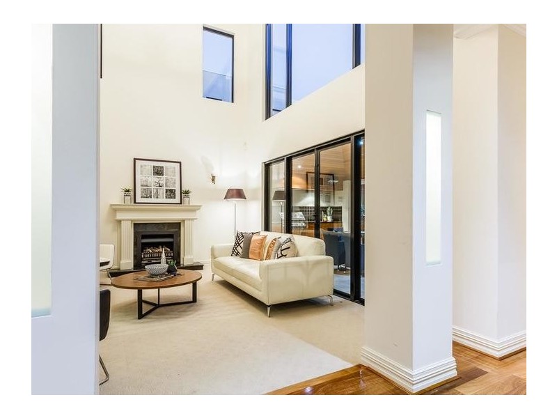 10 Helpman Close, Mosman Park WA 6012