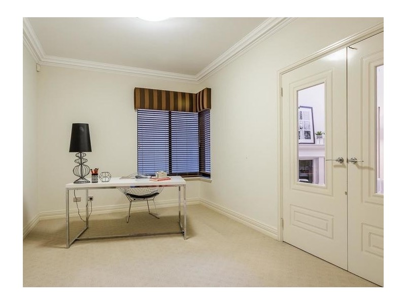 10 Helpman Close, Mosman Park WA 6012