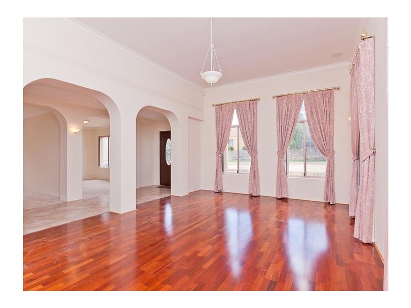 9 Lambeth Mews, Mount Claremont WA 6010