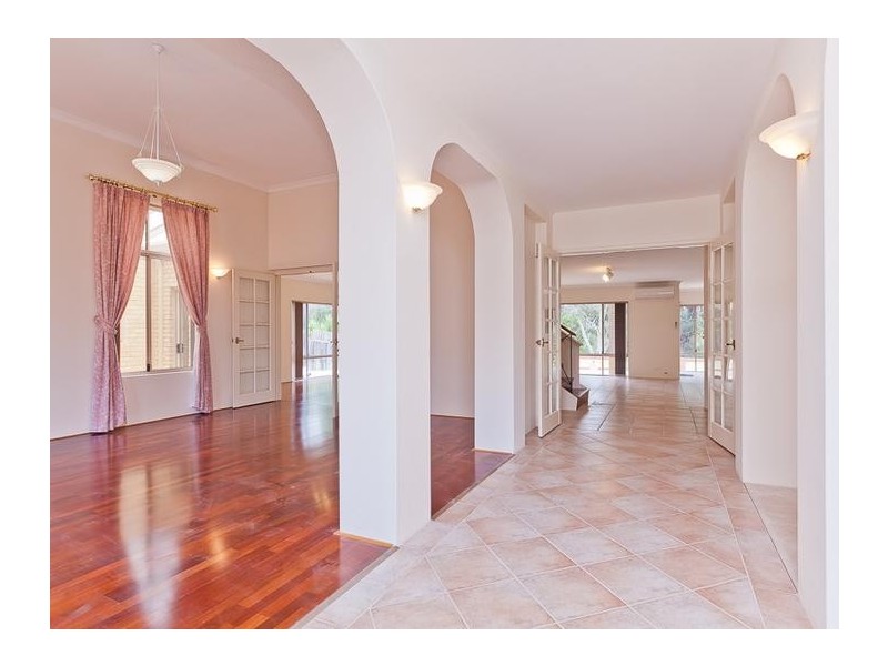 9 Lambeth Mews, Mount Claremont WA 6010