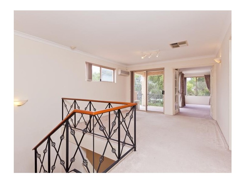 9 Lambeth Mews, Mount Claremont WA 6010