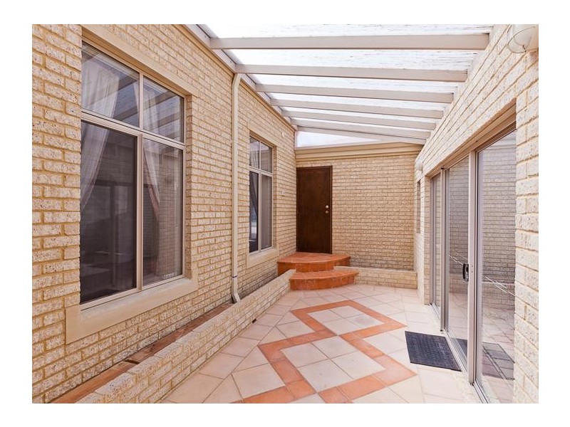 9 Lambeth Mews, Mount Claremont WA 6010