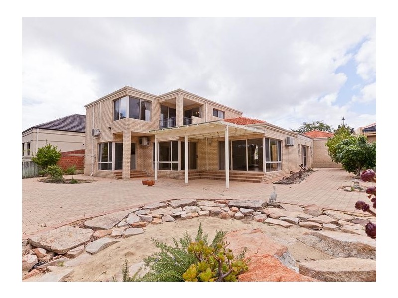 9 Lambeth Mews, Mount Claremont WA 6010