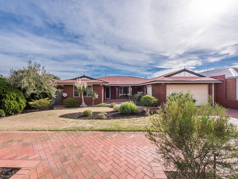 35 Avocet Road, Stirling WA 6021